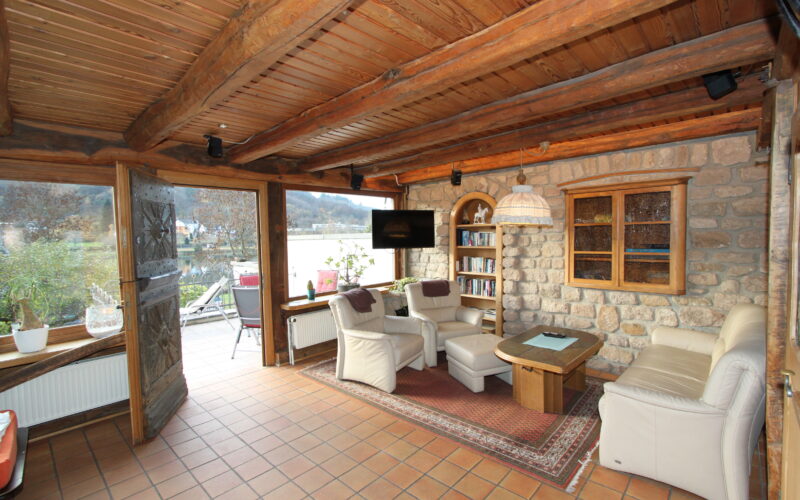 Wohnzimmer mit Terrasse